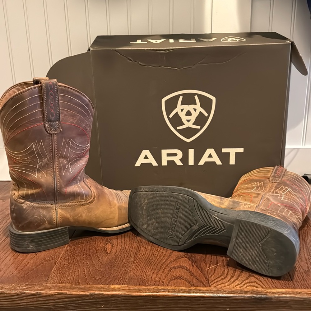 Ariat sport wide square toe 10 d medium